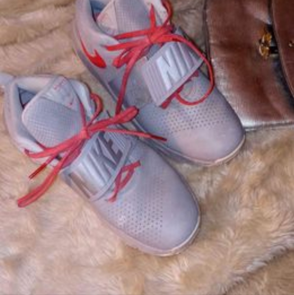 team hustle basketball shoes